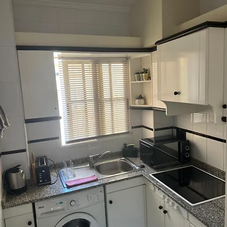 Parque Aromatico Con Dos Piscinas